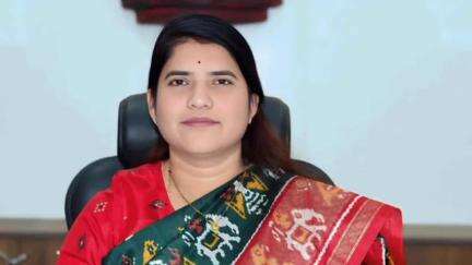 జర్నలిస్టుల అక్రిడేషన్ కార్డుల గడువు మరో మూడు నెలలు పొడిగింపు :జిల్లా కలెక్టర్ రాజకుమారి