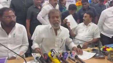 మహబూబ్ నగర్ అర్బన్: మహబూబ్నగర్,నారాయణపేట జిల్లాల అధికారుల సమీక్ష సమావేశంలో పాల్గొన్న మంత్రులు దామోదర్ నరసింహ, జూపల్లి కృష్ణారావు