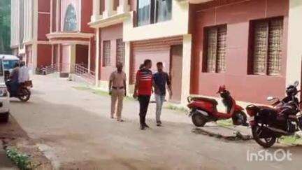পুরুলিয়া ২: পুরুলিয়া সদর আমকারি দপ্তর বেআইনি মদ নিয়ে যাওয়ার অভিযোগের গ্রেপ্তার করলে এক ব্যক্তিকে অর্জুন জোড়া এলাকা থেকে