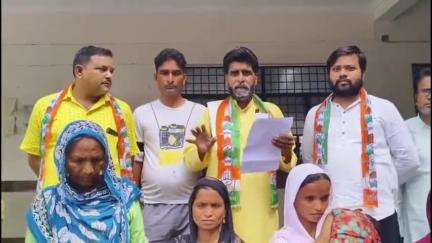 जलालाबाद: जलालाबाद में कांग्रेस कार्यकर्ताओं ने 2 सूत्रीय मांगों को लेकर SDM को दिया ज्ञापन, रोजगार सेवक पर कार्रवाई की उठाई मांग