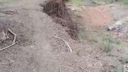 मोर्शी: अवकाळी पावसाने विष्णोरा येथील शेतकऱ्यांचे शेत गेले खरडुन, शेतकऱ्यांनी केली नुकसान भरपाईची मागणी #jansamasya