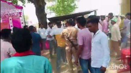 प्रतापगढ़: नगर पंचायत पृथ्वीगंज कार्यालय में पूर्व विधायक और अध्यक्ष के समर्थकों के बीच हुई भिड़ंत, पीएसी बल हुआ तैनात