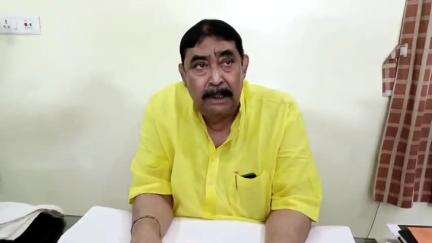বোলপুর-শ্রীনিকেতন: যেমন অনুব্রত মণ্ডল চিঠি লিখে ক্ষমা চেয়েছেন অন্যদিকে একটি ভিডিও বার্তা ও ভাইরাল হয়েছে। সেখানেও তিনি ক্ষমা চাইছেন