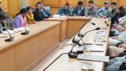 कल्पा: निर्वाचन आयोग द्वारा रिकांग पिओ में जिला के 25 बूथ स्तरीय अधिकारियों को निर्वाचन संबंधी प्रशिक्षण प्रदान किया गया