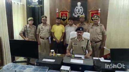 बरेली: भोजीपुरा थाना पुलिस ने जन सेवा केंद्र की आड़ में चल रहे फर्जीवाड़े के अड्डे पर छापा मारकर 2 को किया गिरफ्तार