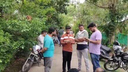बालाघाट: नगर के वार्ड 14 में आंगन में पापड़ बना रहे पति की केबल वायर से करंट लगने से हुई मौत