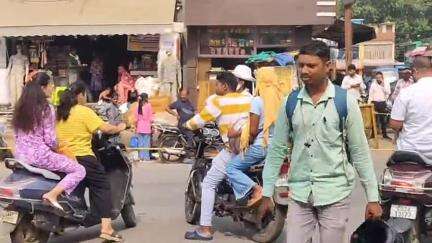 कोंडागांव: जिले में मुख्यमंत्री के आगमन को लेकर NH-30 किया गया वन-वे, बस स्टैंड चौक व अन्य चौराहों पर थमे वाहनों के पहिए