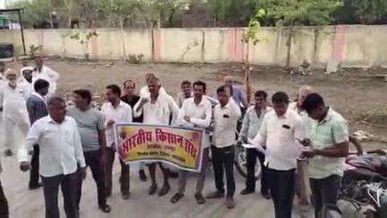 रायपुर: भारतीय किसान संघ ने विभिन्न समस्याओं को लेकर रायपुर में तहसीलदार को सीएम के नाम सौंपा ज्ञापन