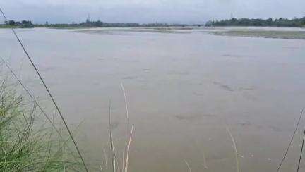 উত্তৰ লক্ষীমপুৰ: ৰঙানদী জলবিদ্যুৎ প্ৰকল্পৰ এক নং গেটেৰে ১২৫০ মিঃমিঃ পানী এৰিছে নিপকুৱে,নামনি নৈ পৰীয়া ৰাইজক সতৰ্কতাবাণী লখিমপুৰত প্ৰশাসনৰ