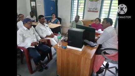 వర్ని: రేషన్ డీలర్లు సమయపాలన పాటించాలి: మండల తహసీల్దార్ సాయిలు