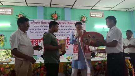 উত্তৰ লক্ষীমপুৰ: নগৰত বিদ্যালয় সমূহৰ পৰিদৰ্শকৰ কাৰ্য্যালয় সভাকক্ষত কৃতী ছাত্ৰ ছাত্ৰীক সম্বৰ্ধনা, উপস্থিত বিধায়ক মানৱ ডেকা