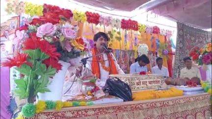तिर्वा: ठठिया क्षेत्र के ग्राम सिखवापुर में श्रीमद् भागवत कथा के आयोजन का चौथा दिन, भगवान श्रीकृष्ण का जन्मोत्सव मनाया गया