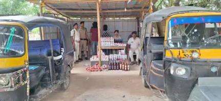 कटिहार जिला के मुफ्फसिल थाना पुलिस द्वारा नशे के विरुद्ध कार्रवाई करते हुए 02 टेम्पू के साथ कुल-195.960 लीटर विदेशी शराब के साथ 02 तस्कर गिरफ्तार I