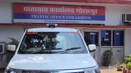 गोरखपुर: गोरखपुर में सवारी वाहनों पर चालकों के नाम, मोबाइल नंबर और आधार नंबर लिखने का फरमान जारी, एसपी ट्रैफिक ने दी जानकारी