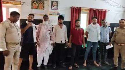 इटावा: आजाद नगर टीला में गली में निकलने के विवाद को लेकर झगड़ा कर रहे आधा दर्जन लोगों को फ्रेंड्स कॉलोनी पुलिस ने किया गिरफ्तार