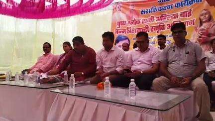 बिसवां: रेउसा ब्लॉक में रानी अहिल्याबाई जन्म त्रिशताब्दी स्मृति अभियान के तहत स्वयं सहायता समूहों की महिलाओं का सम्मेलन किया गया