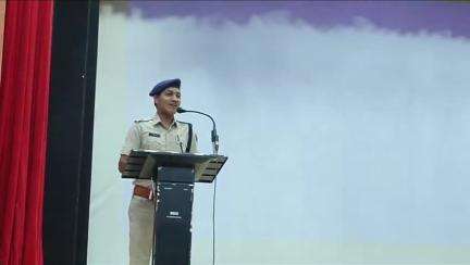 डूंगरपुर: महिला सशक्तिकरण और अंतरराष्ट्रीय माहवारी स्वच्छता दिवस पर शुक्रवार को दोपहर 3 बजे आयोजित हुई जिला स्तरीय कार्यशाला