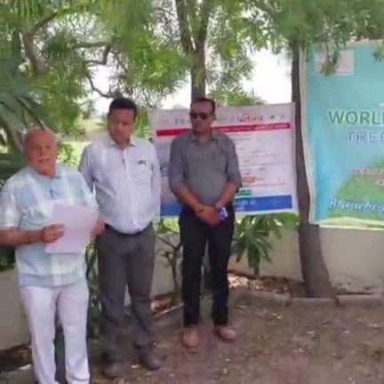 રાજકોટ: શહેરના ગુજરાત પોલ્યુશન બોર્ડના અધિકારીઓની હાજરીમાં કાળીપાટ નજીક વૃક્ષારોપણનો કાર્યક્રમ યોજાયો