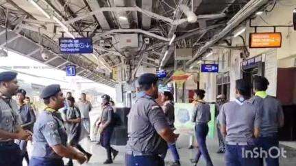 ইংরেজবাজার: পূর্ব রেলের মালদা বিভাগের উদ্যোগে মালদা টাউন স্টেশনে পরিবেশ দূষণ বন্ধ করা নিয়ে কর্মশালার আয়োজন