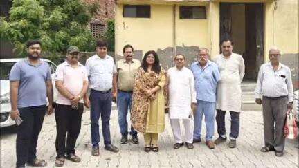 खुर्जा: जंक्शन रोड खुर्जा पर कबाड़ बने बाट और माप उपकरणों की पहली बार हुई नीलामी