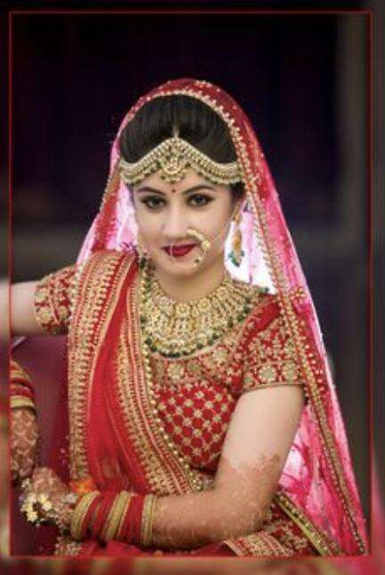 यूपी के बरेली में पत्नी की सुंदरता को लेकर दोस्तों के ताने से परेशान युवक आत्महत्या के लिए छत पर चढ़ा, पुलिस ने उतारा