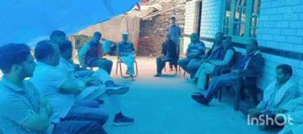 ओट: द्रंग के विधायक पूर्ण चन्द ठाकुर ने शोकाकुल परिवार को ढांढस बधाया
