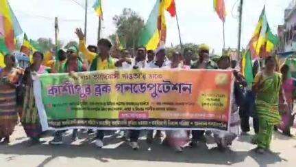 কাশীপুর: আদিবাসীদের জমি অ-আদিবাসীরা দখল করে নিচ্ছে,এমনই জমি সংক্রান্ত সমস্যা নিয়ে দিশম আদিবাসী গাঁওতার ডাকে BDO কে ডেপুটেশন