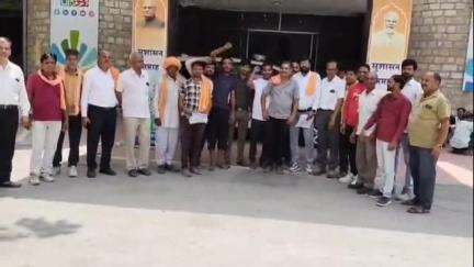 चित्तौड़गढ़: अवैध कब्जे को लेकर दशनाम गोस्वामी समाज के लोगों ने कलेक्ट्रेट पर
सौंपा ज्ञापन, जमकर की नारेबाजी #jansamasya