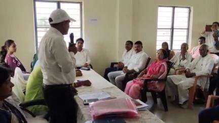 चानन: चानन प्रखंड के ई किसान भवन में प्रखंड 20 सूत्री कार्यक्रम क्रियान्वयन समिति की पहली बैठक आयोजित