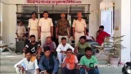कहरा: उत्पाद पुलिस ने छापेमारी कर 1 कारोबारी और 7 शराबियों को किया गिरफ्तार, सहरसा कोर्ट में पेश किया