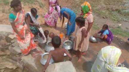 अंबिकापुर: सरगुजा जिले के ग्राम आमगांव ढोढ़ाडीह के ग्रामीण कई वर्षों से ढोढ़ी का गंदा पानी पीने को मजबूर है #jansamasya