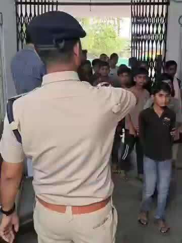 पिछोर: कदम जन विकास संस्था और शिवपुरी पुलिस द्वारा 18 दिवसीय सृजन यूथ कनेक्ट प्रशिक्षण आयोजित