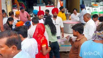 धार: धामनोद के स्थानीय गुरुद्वारे में सिखों के पांचवें गुरु अर्जन देव जी का शहीदी दिवस मनाया गया