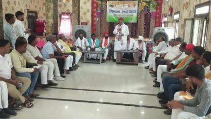 सिवान: सिवान के निजी हॉल में एनडीए कार्यकर्ताओं ने एनडीए को मजबूत करने के लिए की बैठक