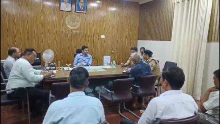 गाज़ीपुर: गाजीपुर कलेक्ट्रेट के जनसुनवाई कक्ष में डीएम और एसपी की मौजूदगी में एनकोड की जिला स्तरीय समिति की मासिक बैठक हुई