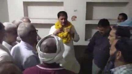भिंड नगर: भिंड के गांधी नगर में 15 साल बाद विधायक ने फुंकी डीपी बदलवाई, रहवासियों ने घर पहुंचकर किया सम्मान