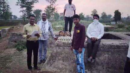 तुमसर: चुल्हाड येथे विनापरवाना देशी दारू विक्री करणारा आरोपी सिहोरा पोलिसांच्या ताब्यात, २१ हजार ८५५ रुपयांचा मुद्देमाल जप्त