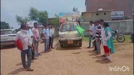 लखनपुर: लखनपुर कृषि कार्य परिसर में कृषि संकल्प अभियान रथ को डीडीसी एवं लुण्ड्रा MLA प्रतिनिधि ने हरी झंडी दिखाकर रवाना किया
