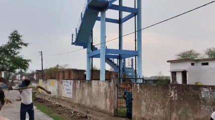 पलारी: जंगलोर मे नल जल योजना के तहत् पानी टंकी निर्माण होने के बाद भी पानी की समस्या से जूझ रहे ग्रामीण,दी जानकारी #jansamasya
