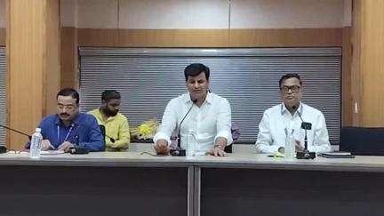 अमरावती: आ. रवी राणा यांच्या उपस्थितीत मनपात पावसाळा पूर्व तयारीसंदर्भात आढावा बैठक संपन्न