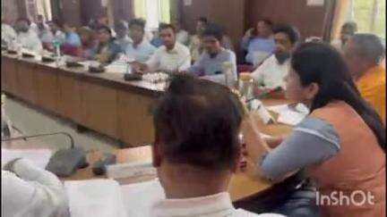 बारां: जिला प्रमुख की अध्यक्षता में जिला परिषद सभागार में हुई साधारण सभा की बैठक, कई मुद्दों पर की गई चर्चा