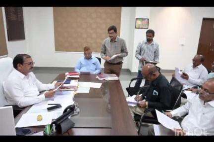 వికారాబాద్: వేతన సవరణ కమిటీ పరిగణనను బట్టి దినసరి కార్మికులకు జీతభత్యాలు చెల్లించేందుకు చర్యలు తీసుకోవాలి: అదనపు కలెక్టర్