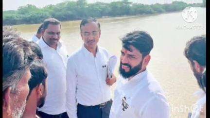 श्रीगोंदा: अतिवृष्टीचा फटका बसलेल्या मठ पिंपरी येथे आमदार विक्रम पाचपुते यांनी केला पाहणी दौरा