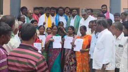 నవాబ్​పేట: నవాబ్‌ పేట మండలంలో ఇందిరమ్మ ఇండ్లకు భూమి పూజ చేసిన ఎమ్మెల్యే కాలే యాదయ్య