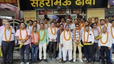 शाहजहांपुर: सेहरामऊ दक्षिणी स्थित ढाबे पर पत्रकारों की हुई बैठक, ग्रामीण पत्रकार एसोसिएशन की इकाई का हुआ पुनर्गठन