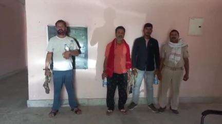 लखीसराय: उत्पाद थाना लखीसराय पुलिस ने दो स्थानों से तीन शराब तस्करों को किया गिरफ्तार