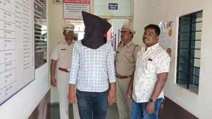 धुळे: मुंबई-आग्रा महामार्गावर लळींग गावाजवळ मोहाडी पोलिसांनी कारसह १८१ किलो अफू केला जप्त