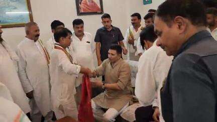छपारा: केवलारी विधायक के निवास बर्रा गांव पहुंचे कांग्रेस प्रदेश अध्यक्ष जीतू पटवारी