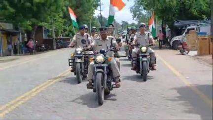 পাড়া: আনাড়া রেলওয়ে স্টেশন চত্বরে বাইক রেলির মাধ্যমে এলাকায় আধিপত্য অনুশীলন কর্মসূচি পালন করল RPF