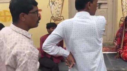 भूम: भूम शहरामध्ये अमृत २ योजनेअंतर्गत नागरिकांना दिशाभूल करून दिलं जातंय कनेक्शन, नागरिक आक्रमक #Jansamasya